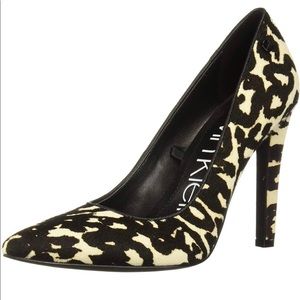 NWT calvin Klein white leopard half pump.  Size 8 medium.  4 inch